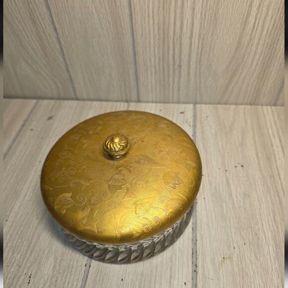 Vtg Etched Brass Lid Glass Candy Dish Vanity Table Powder Jar Jewlery Box - Picture 2 of 6